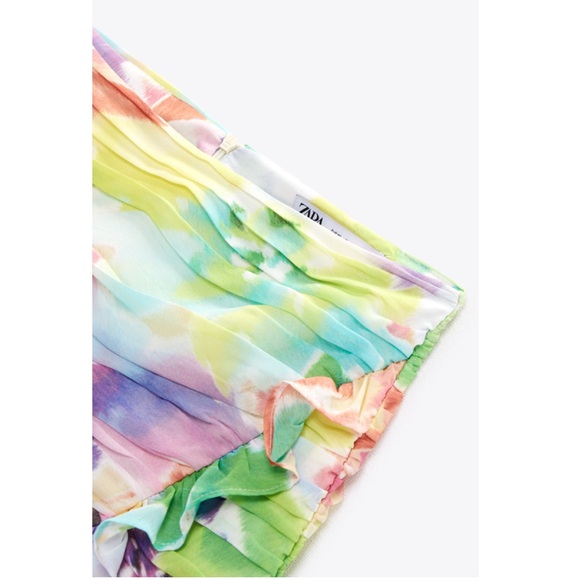 Zara ruched printed mini skirt - Multi Colored ✨ - Picture 2 of 11